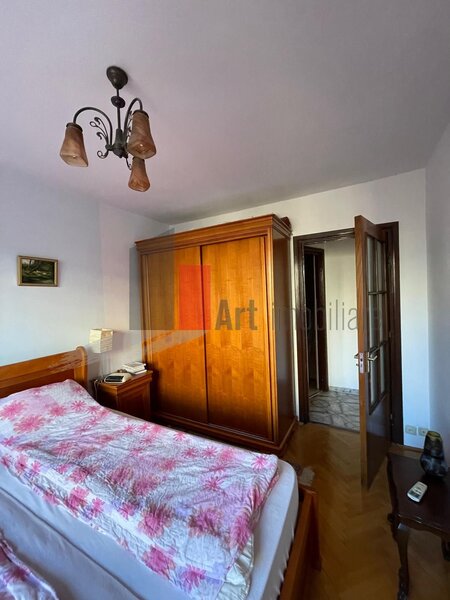 Trei camere decomandat cu centrala Bd. Obregia