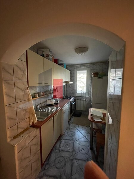 Trei camere decomandat cu centrala Bd. Obregia